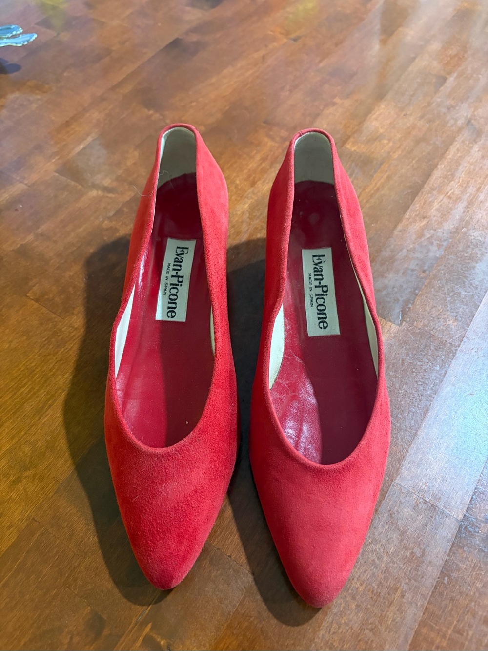 Evan Picone vintage Red Pointed Suede Flats - Classic Pumps + A LITTLE GIFT 🎁